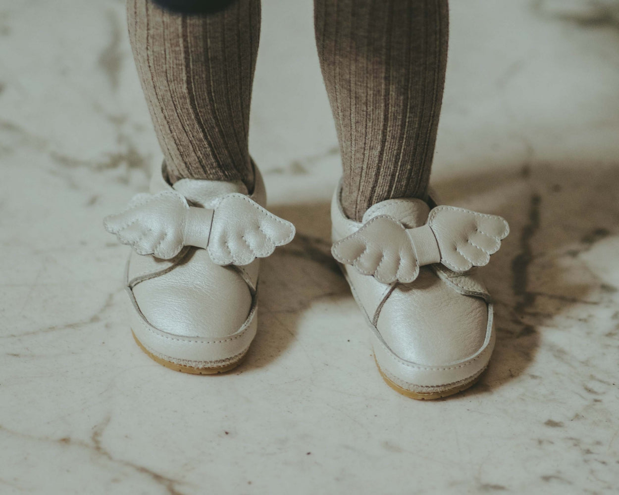 Sela Shoes | Off White Metallic Leather