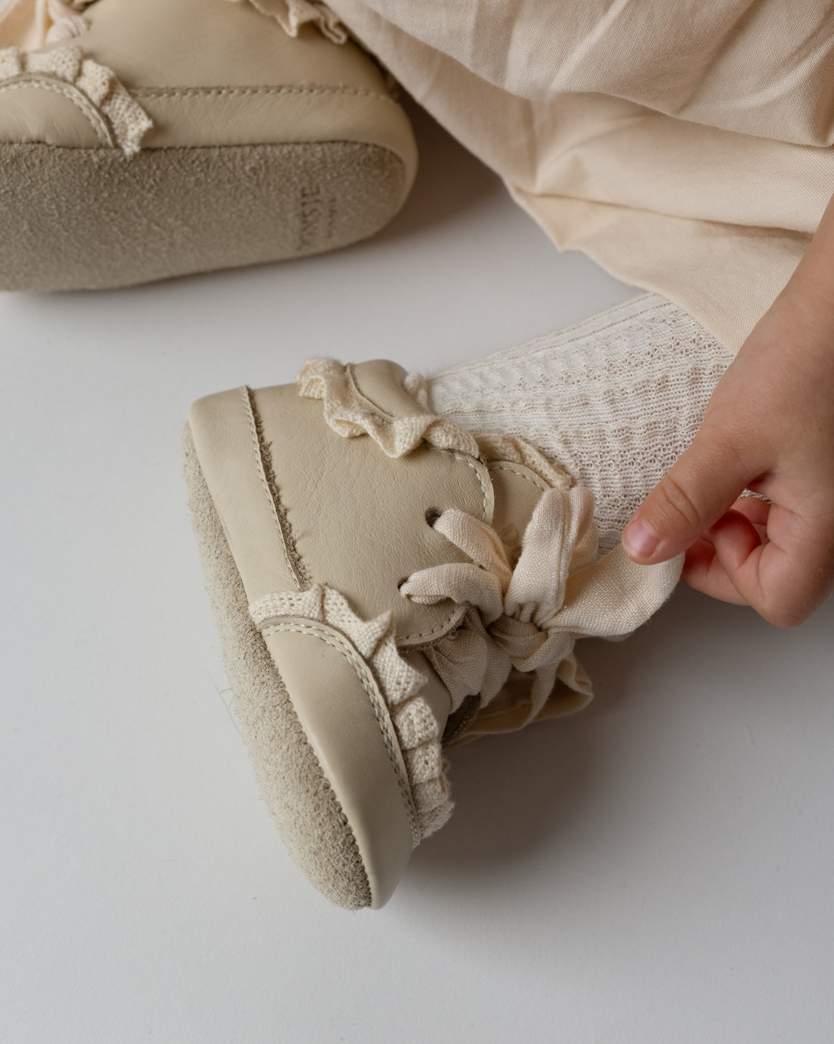 Loke Sneakers | Cream Leather