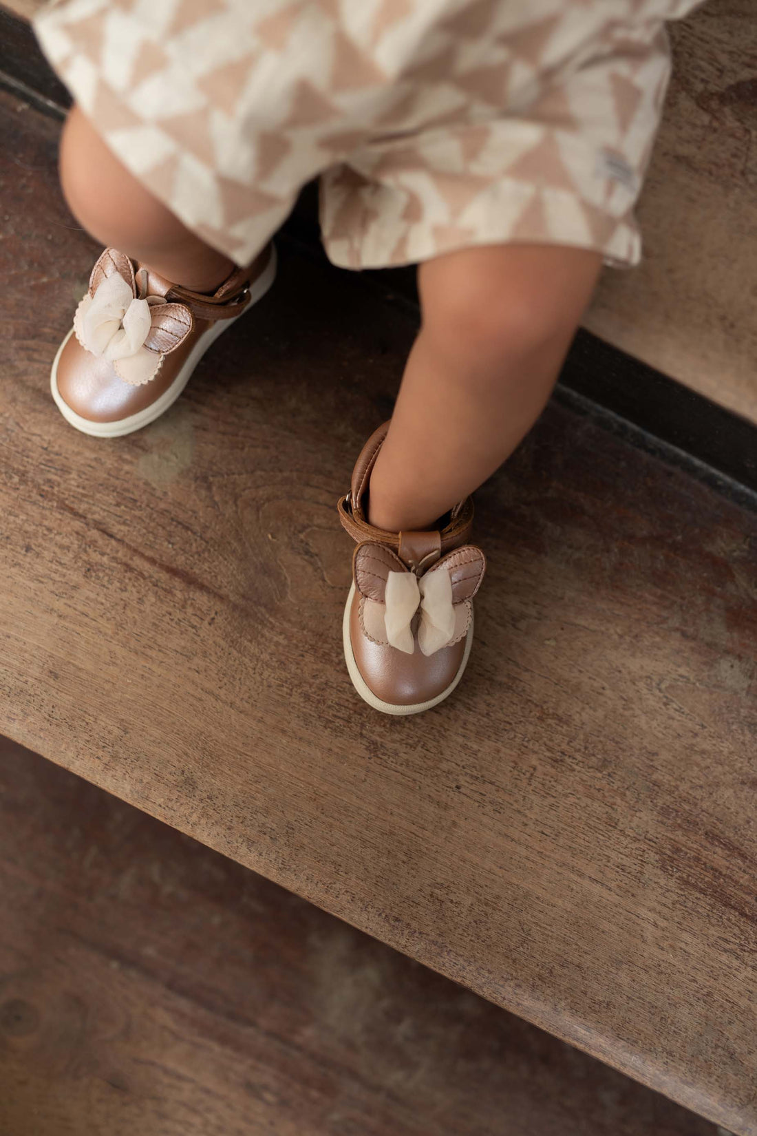 Vlindy Shoes | Clay Metallic Leather