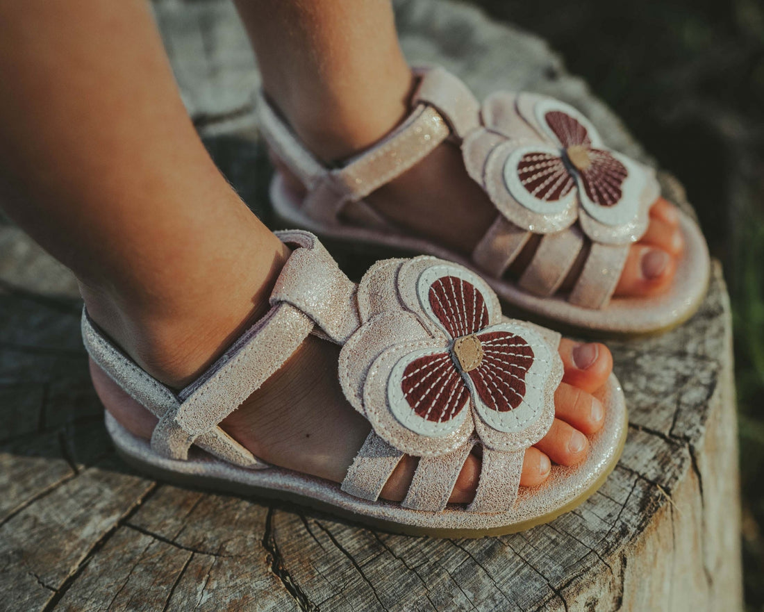 Iles Fields Sandals | Violette | Powder Metallic Leather