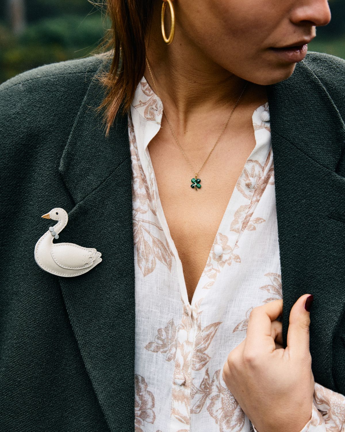 Shimmer Swan Clip | Off White Metallic Leather