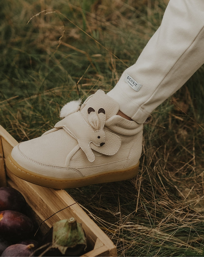 Clo | Arctic Hare | Cream Betting Leather