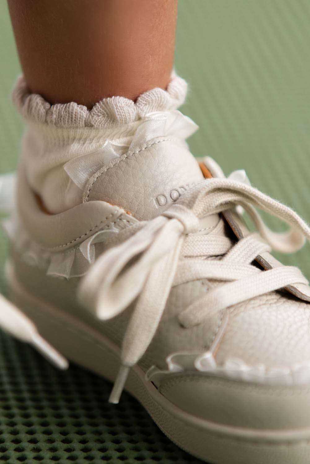 Lisel Sneakers | Off White Leather