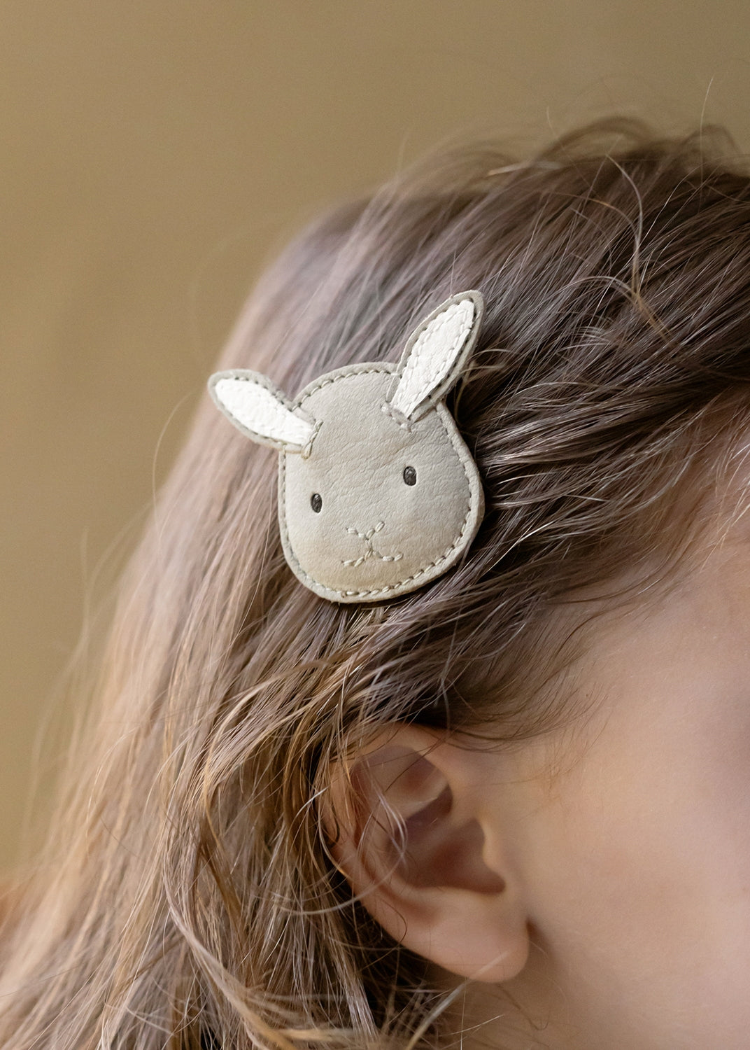 Josy Classic Hairclip | Bunny | Taupe Nubuck