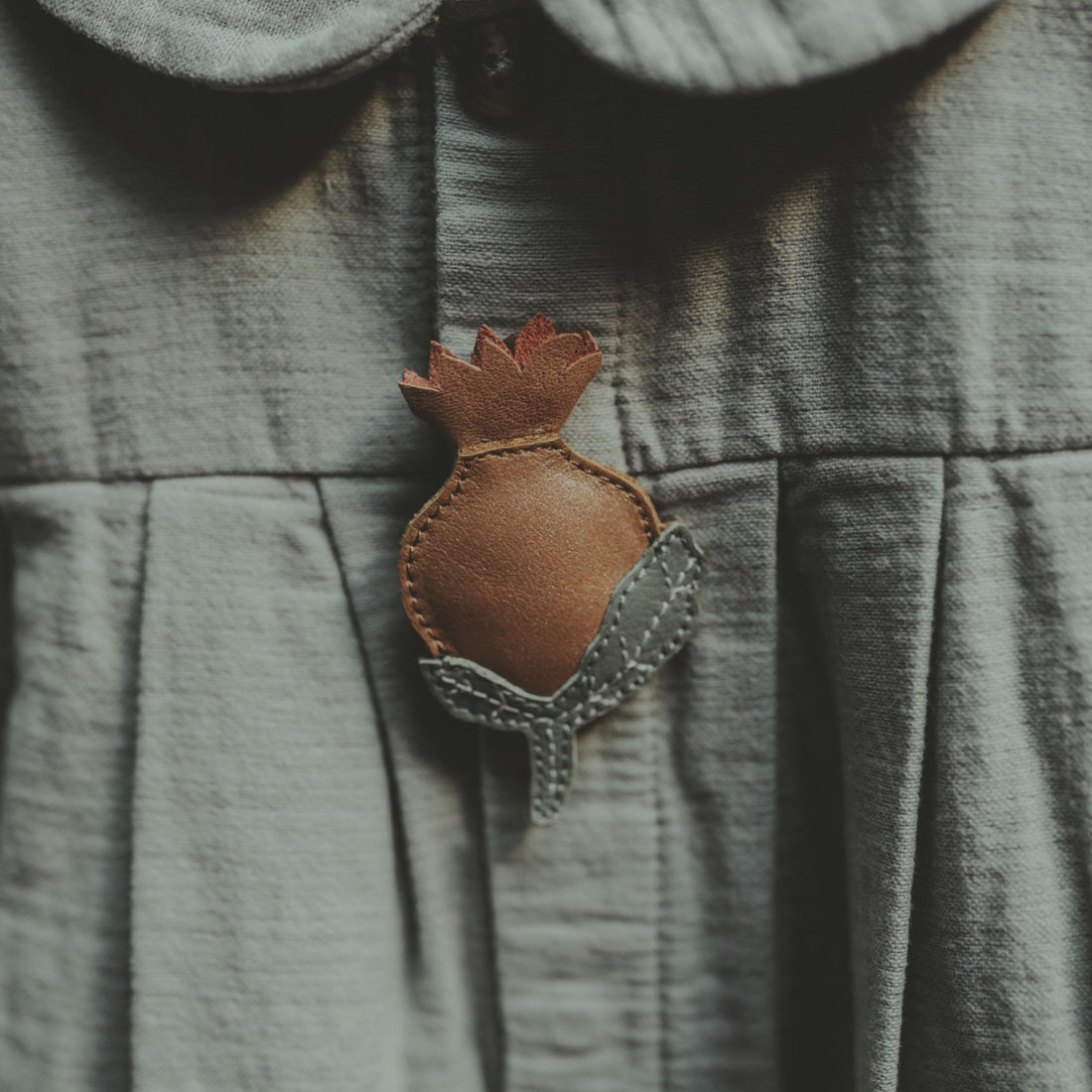 Lula Clip | Rose Hip | Caramel Metallic Nubuck