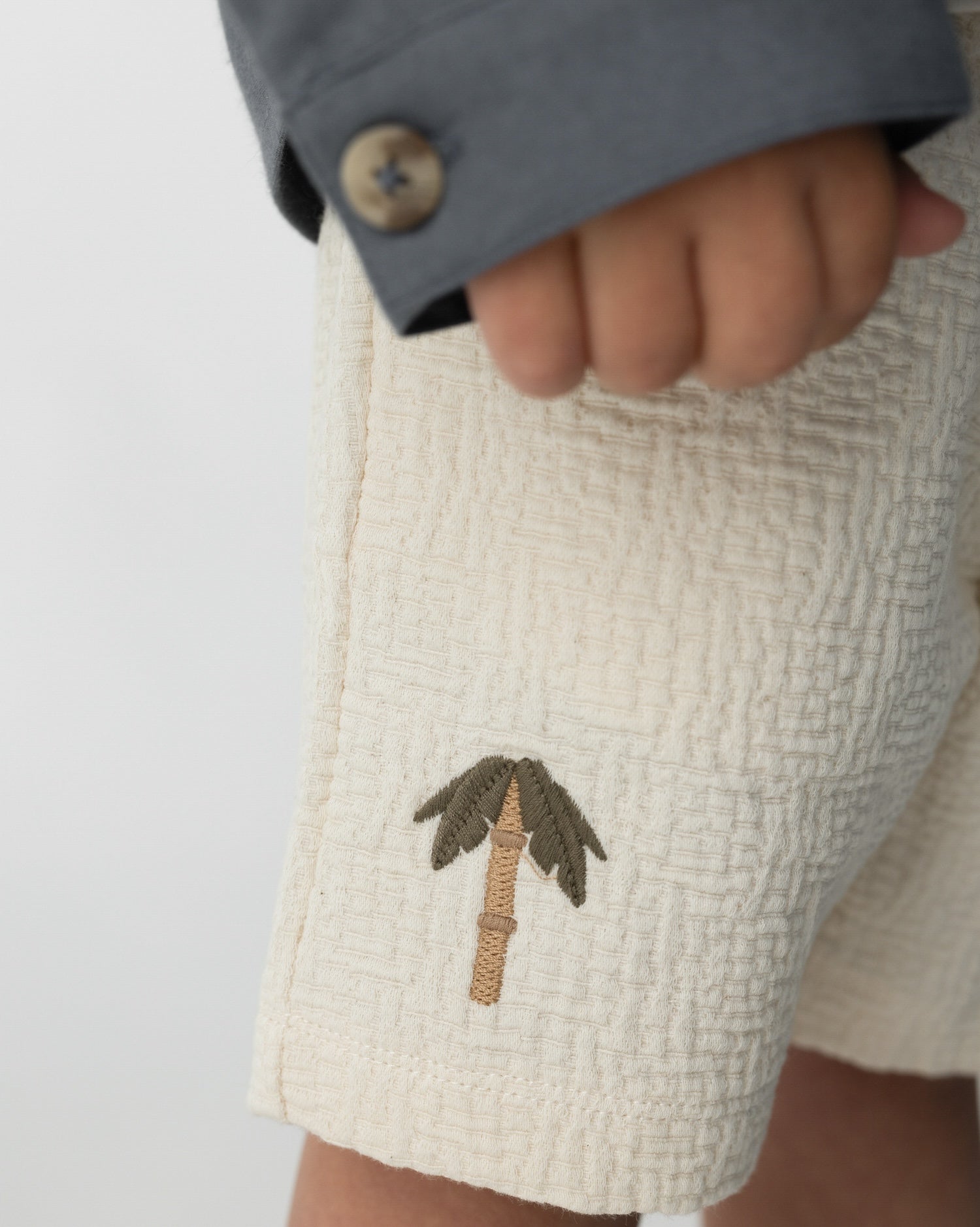 Ithri Shorts | Palm Tree | Warm White