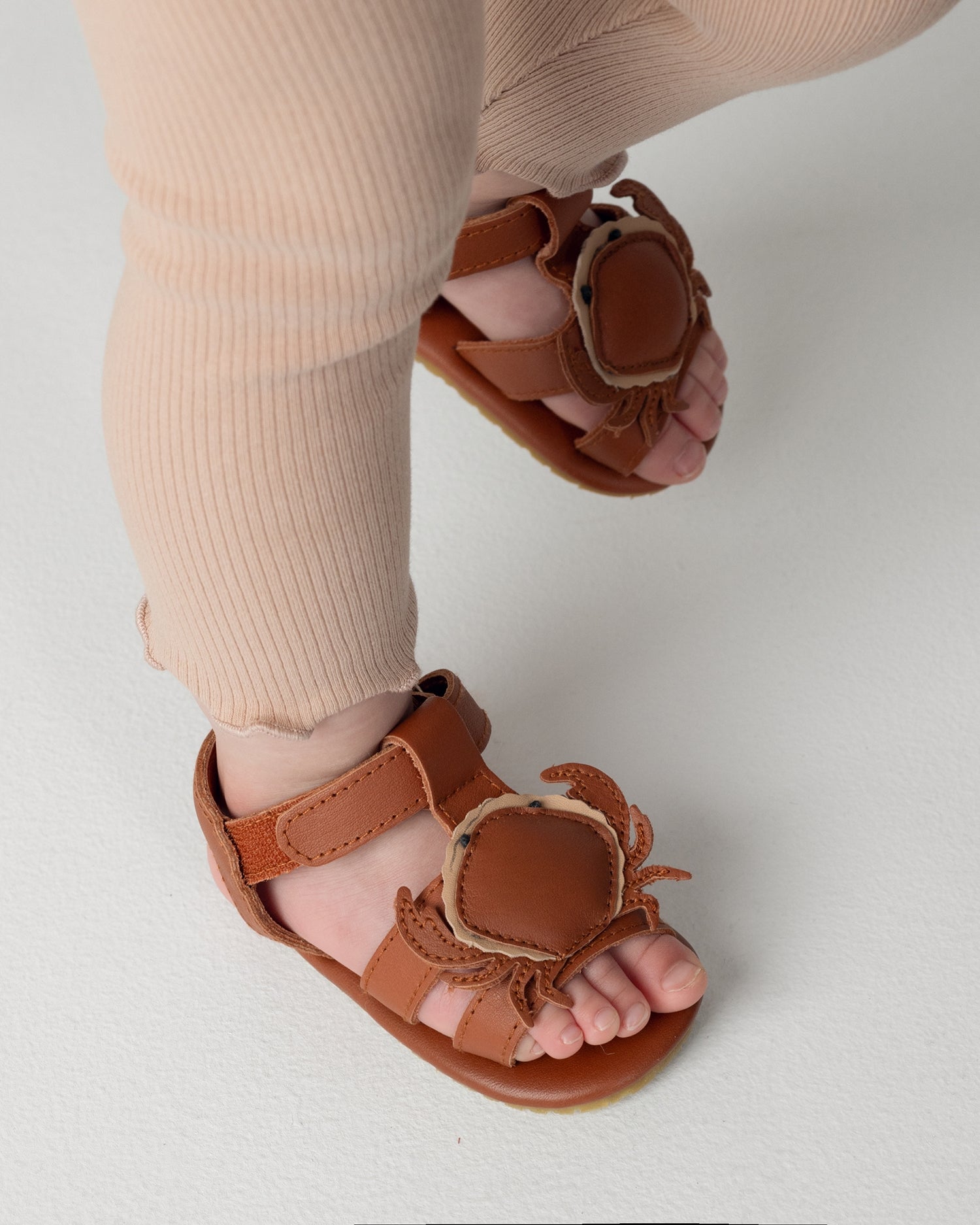 Ushy Sandals | Crab | Maple Leather