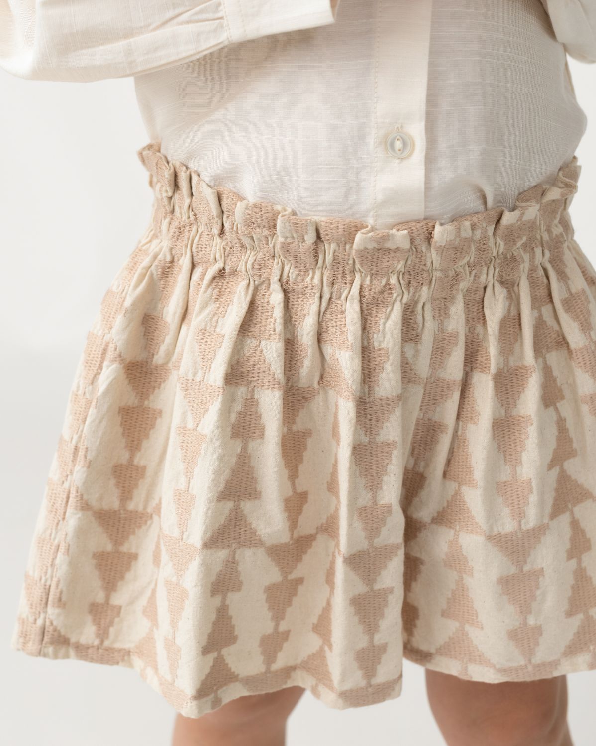 Joysa Shorts | Soft Sand - Rose Triangular