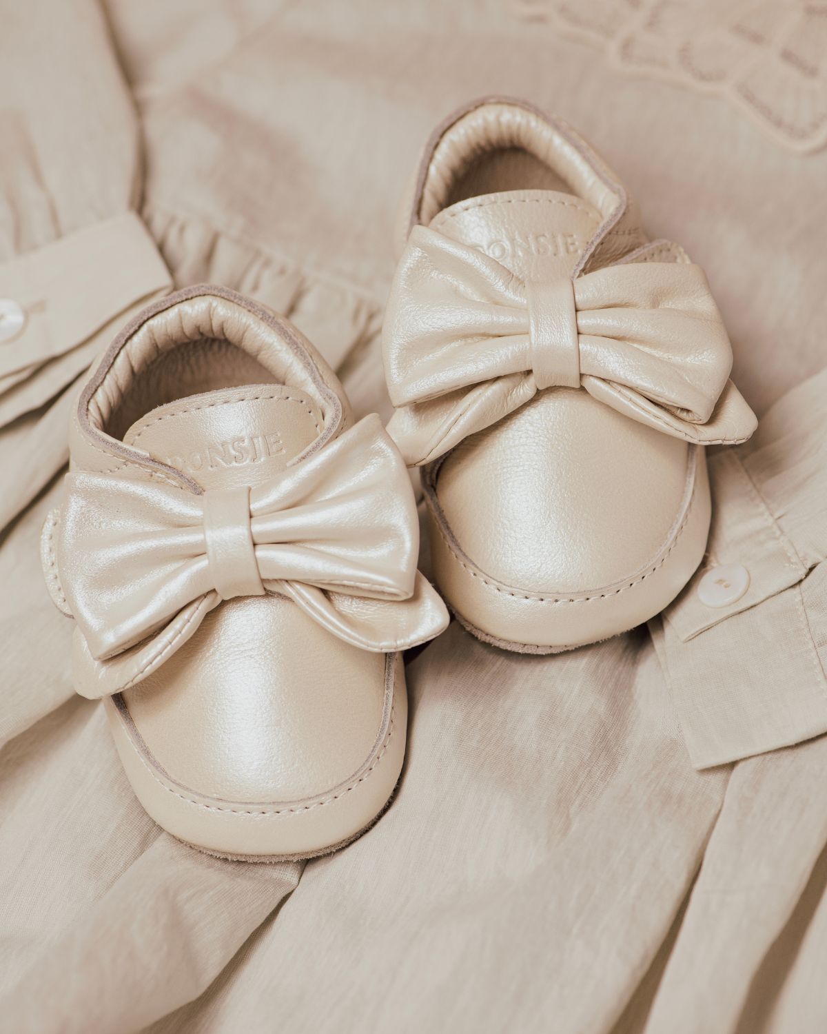 Mileau Sneakers | Off White Metallic Leather