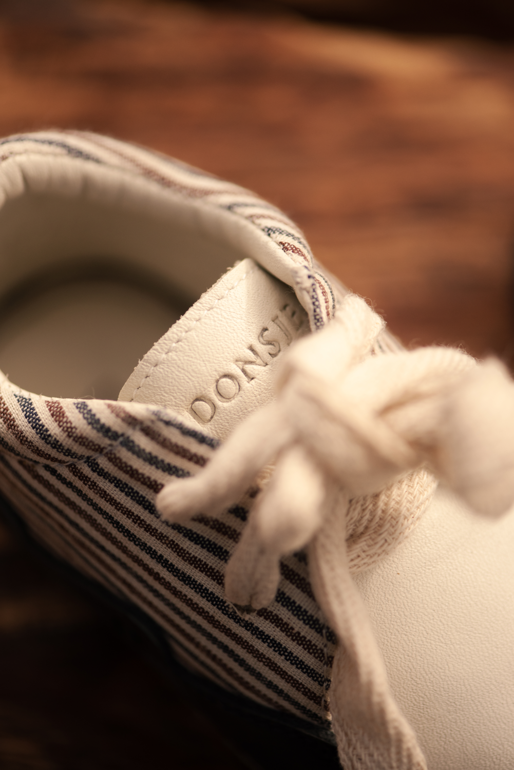 Pluksel Sneakers | Navy - Burgundy - Thin Striped