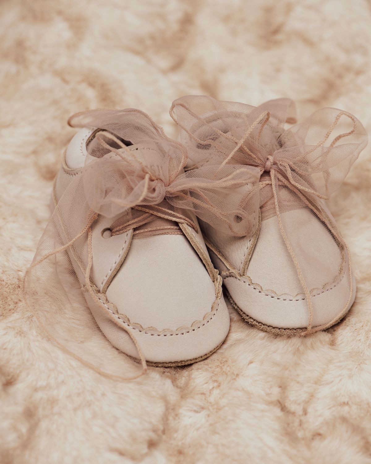 Lonny Sneakers | Lilac Nubuck