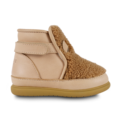 Roumi Shoes | Teddy Bear | Light Maple Curly Faux Fur