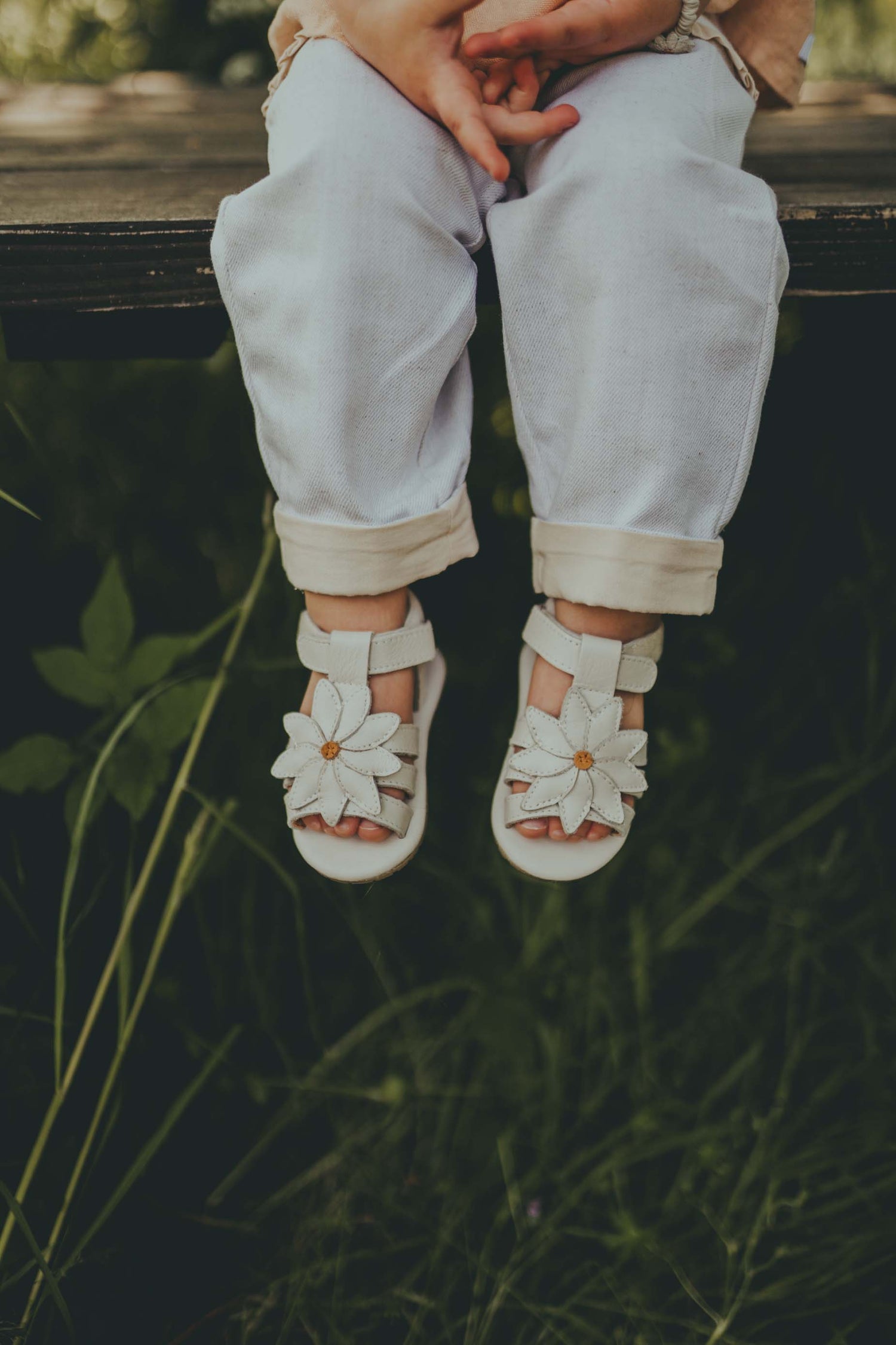 Jiles Fields Sandals | Daisy | Off White Leather