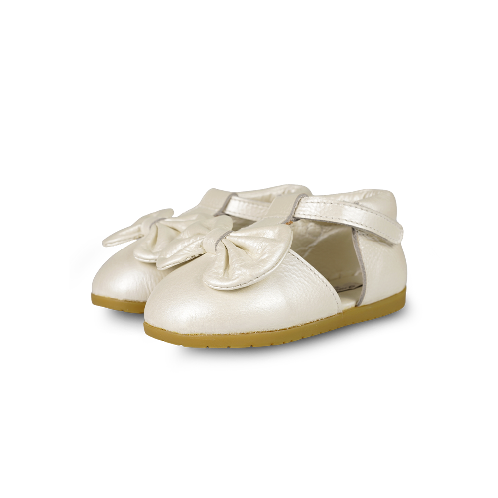 Moane Shoes | Off White Metallic Leather