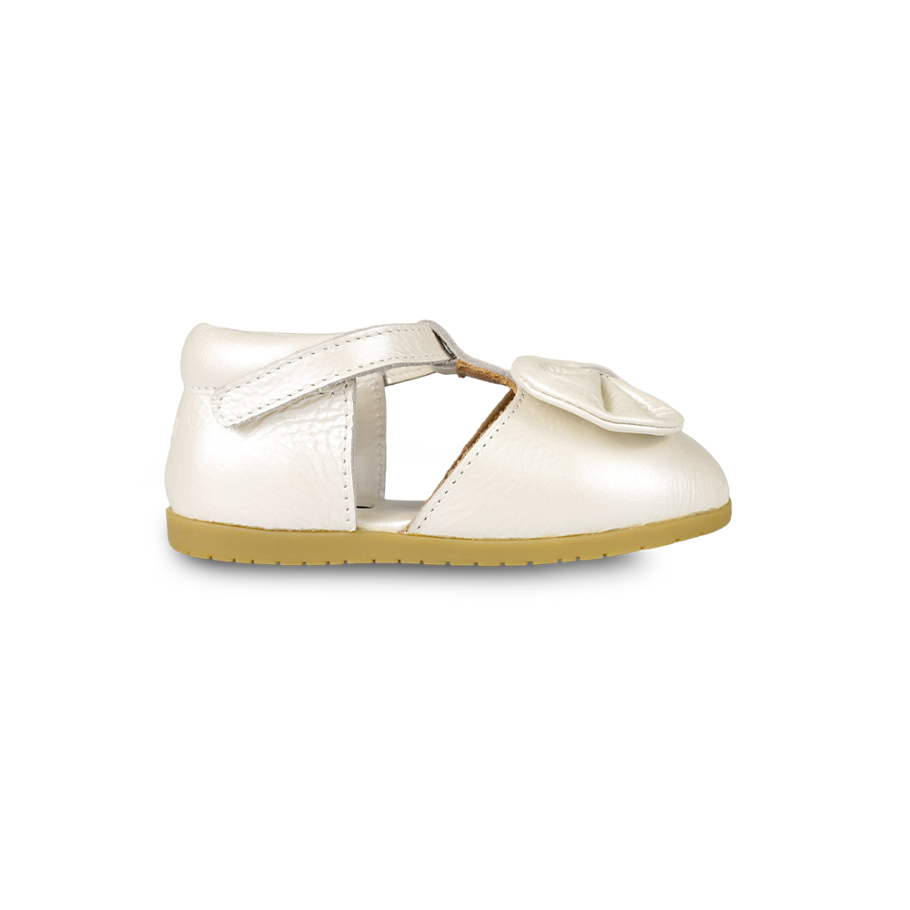 Moane Shoes | Off White Metallic Leather