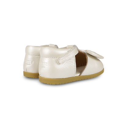 Moane Shoes | Off White Metallic Leather