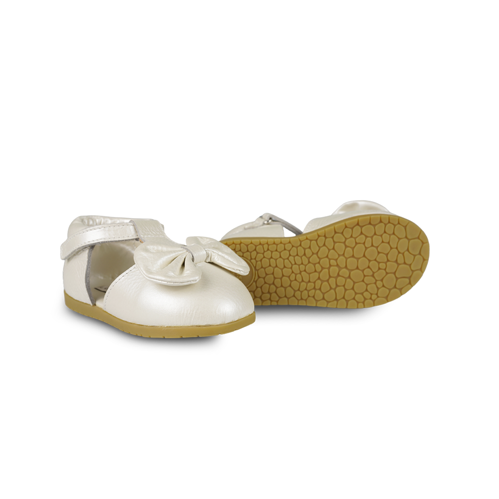 Moane Shoes | Off White Metallic Leather