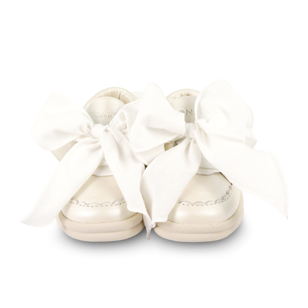 Niene Sneakers | Off White Metallic Leather