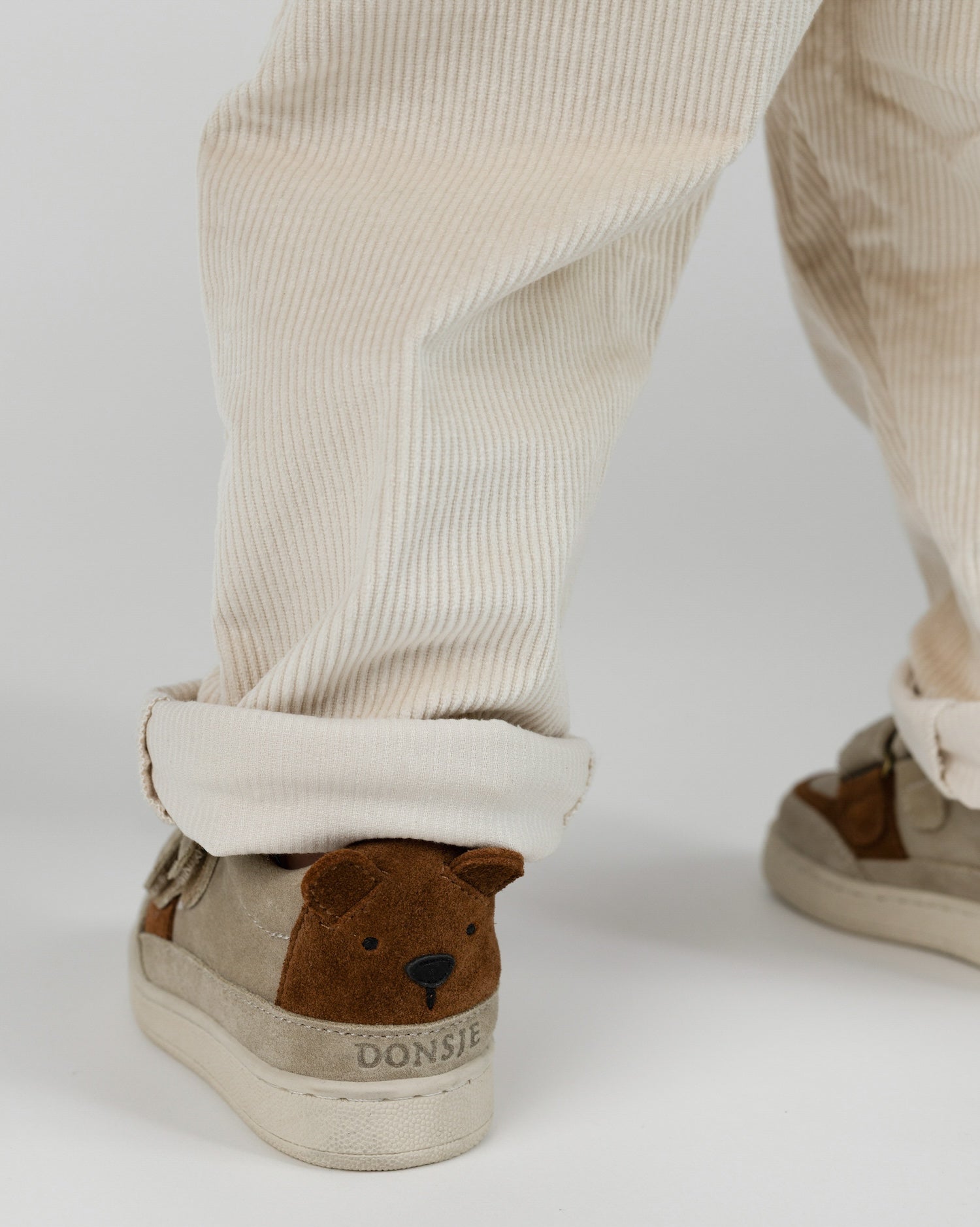 Pinou Sneakers | Bear | Taupe Suede