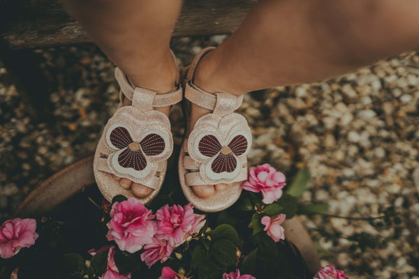 Iles Fields Sandals | Violette | Powder Metallic Leather