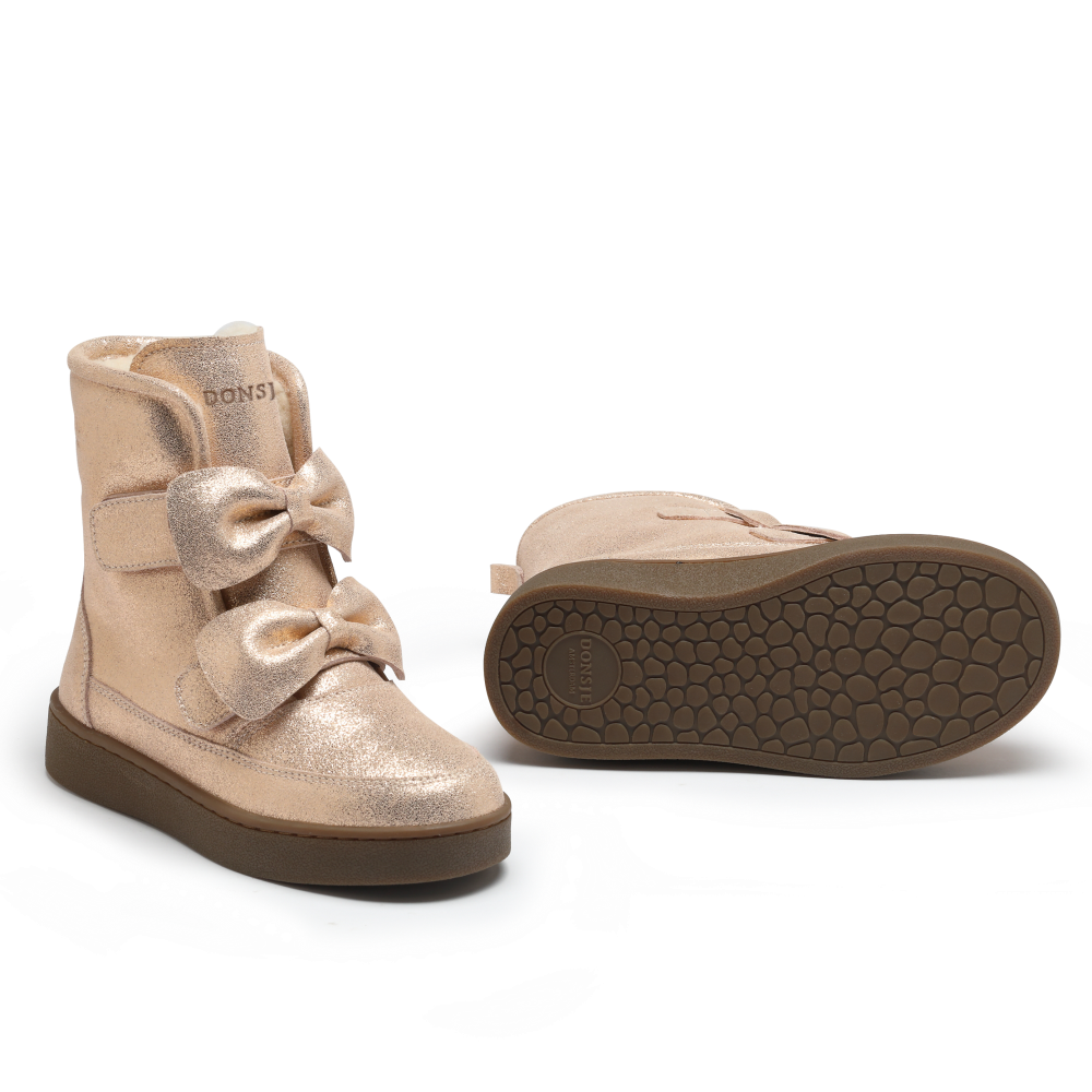 Powder pink uggs deals