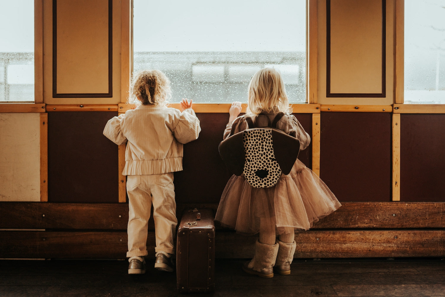 Umi Schoolbag | Dalmatian | Black Spotted Cow Hair – Donsje Amsterdam