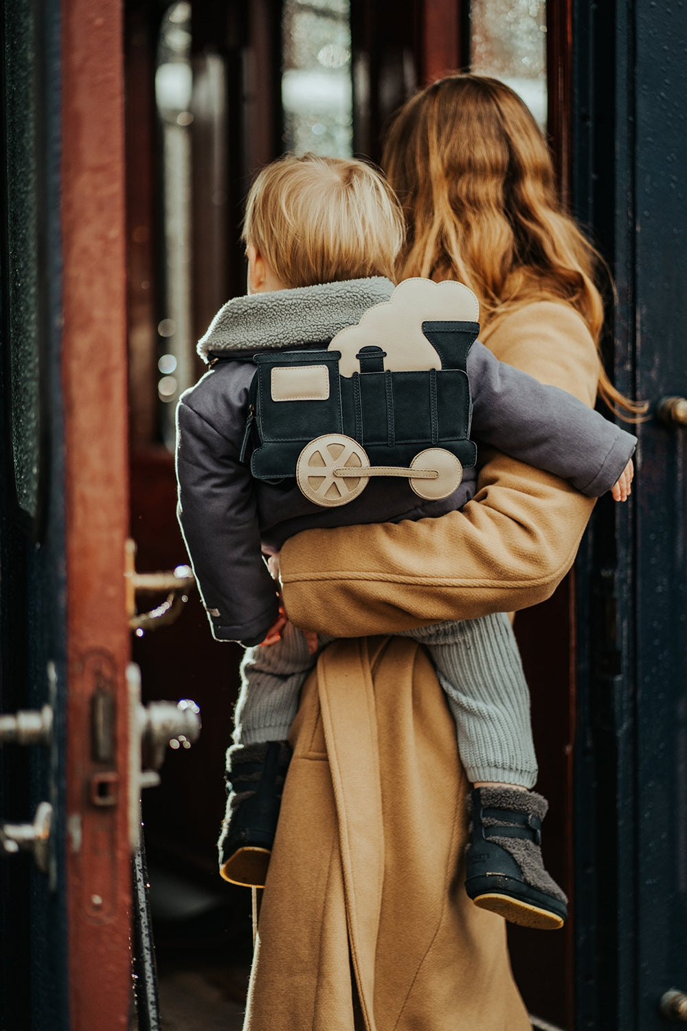 Logio Backpack | Locomotive | Navy Nubuck