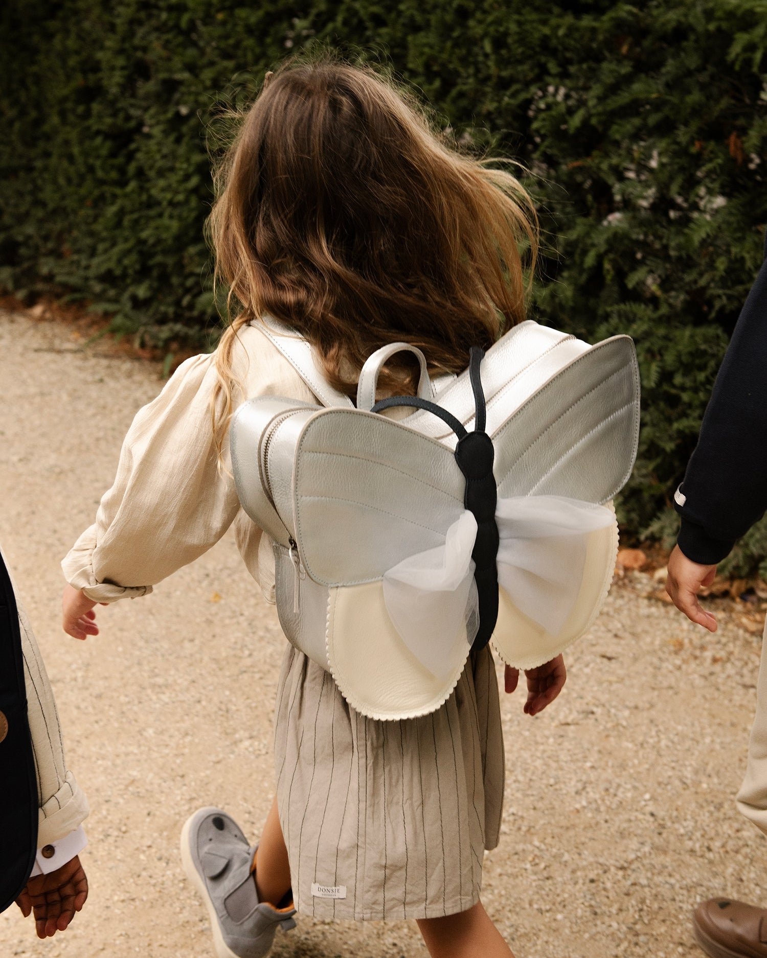 Alja Schoolbag | Vlinder | Silver Grey Metallic Leather – Donsje