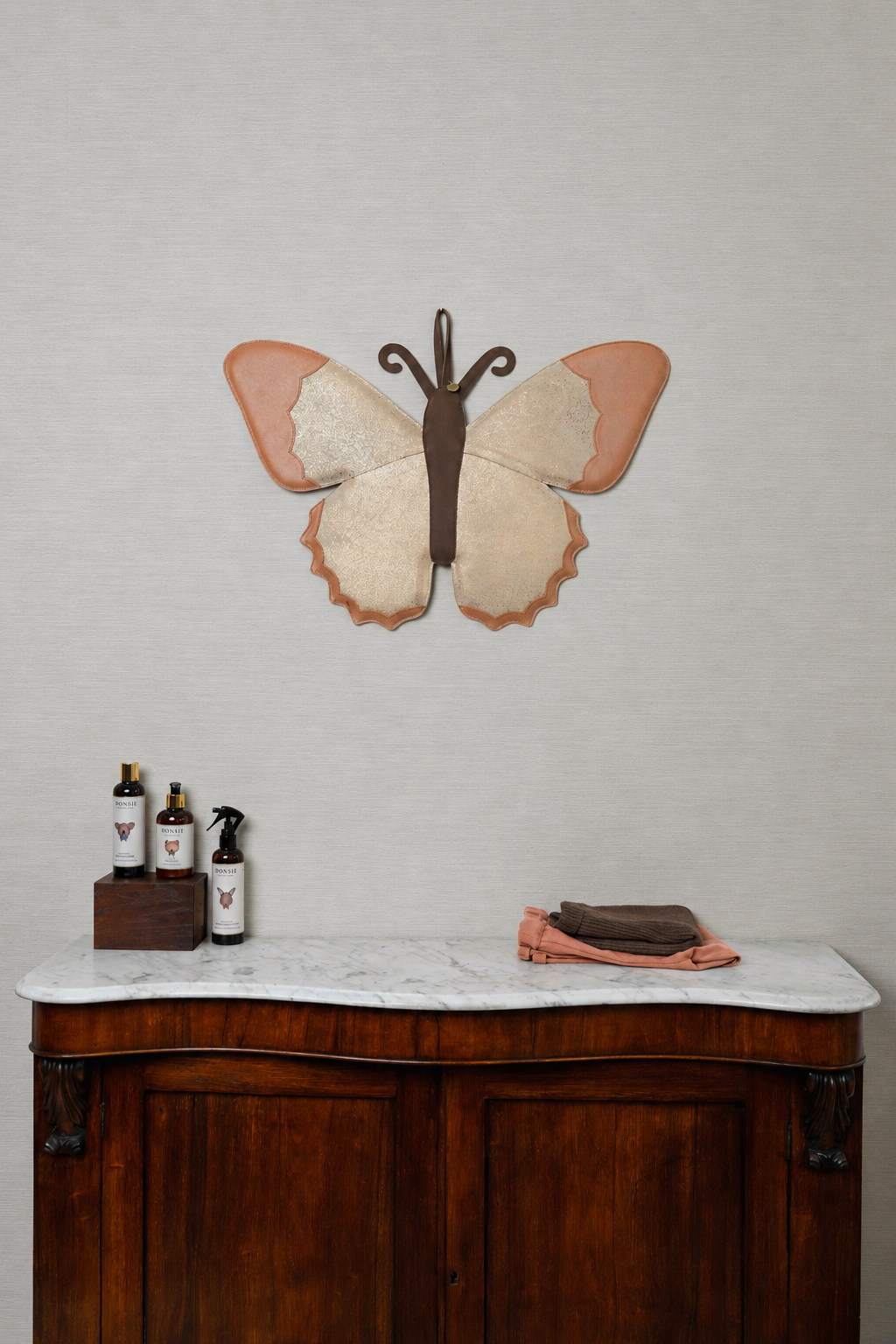 Gomi Ornament Medium | Papillon | Caramel Metallic Nubuck