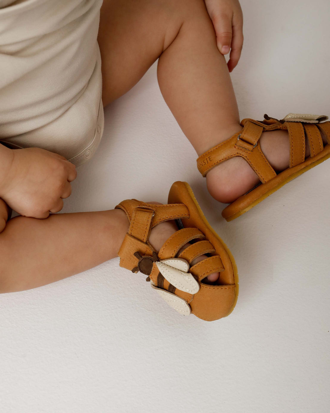 Duni Sky Sandals | Bee | Camel Classic Leather