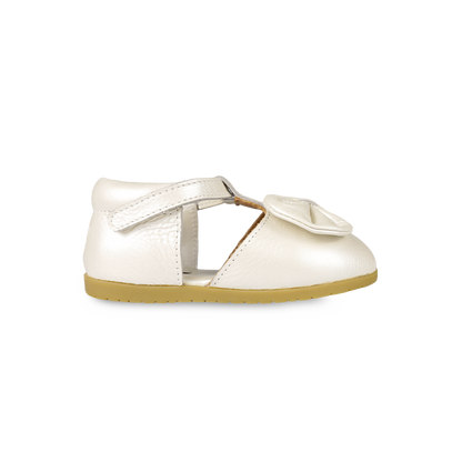 Moane Shoes | Off White Metallic Leather