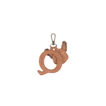 Alphabet Keychain Large | Q | Walnut Nubuck