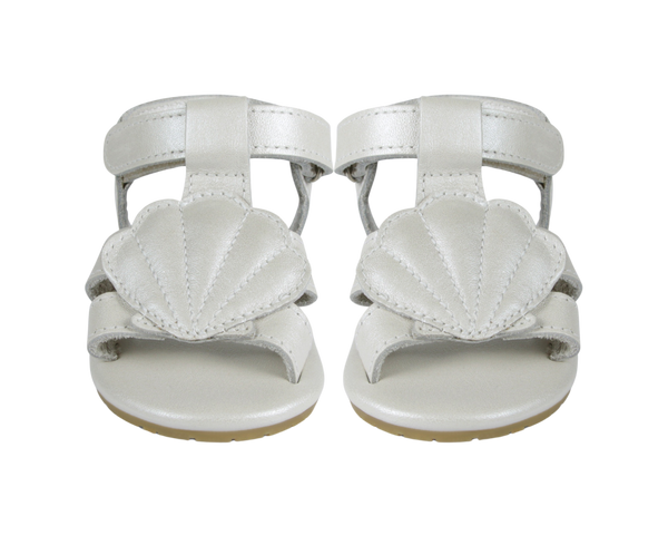 Ushy | Scallop | Off White Metallic Leather